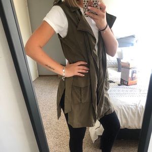 Green vest - Bershka